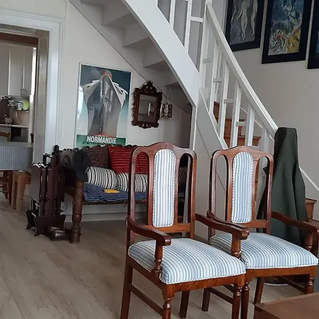 Maison De Elegante Avec Cour, Proche Plages Et Commerces, Wi-fi Et Equipements Complets ! - Fr-1-325-22